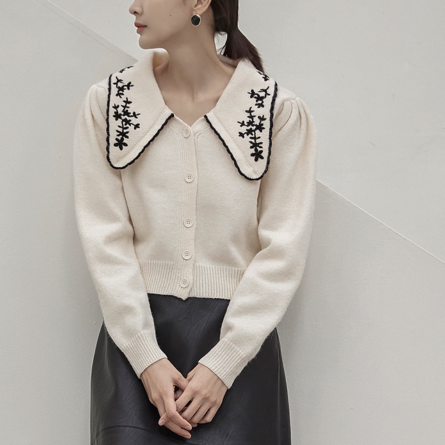 (CD-1950) Embroidery Point Big Collar Knit Cardigan