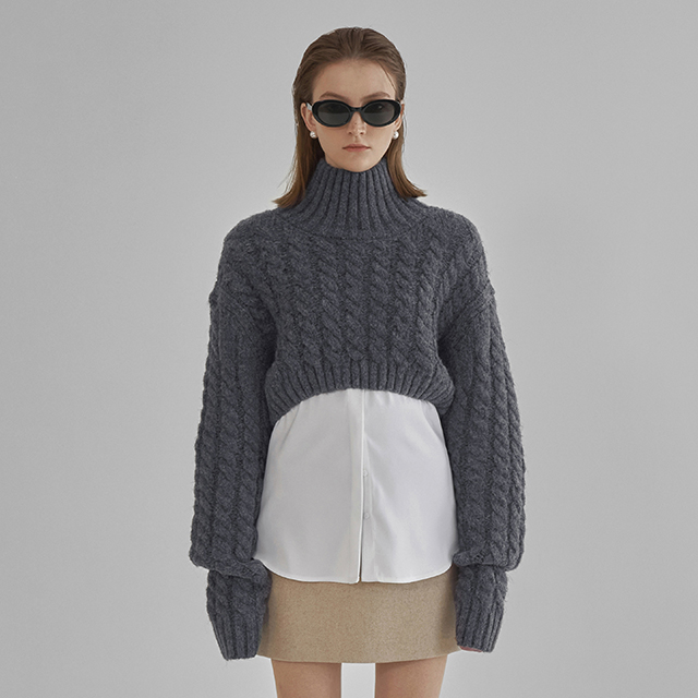 (T-6656) Wool Loose Turtleneck Cable Crop Knit