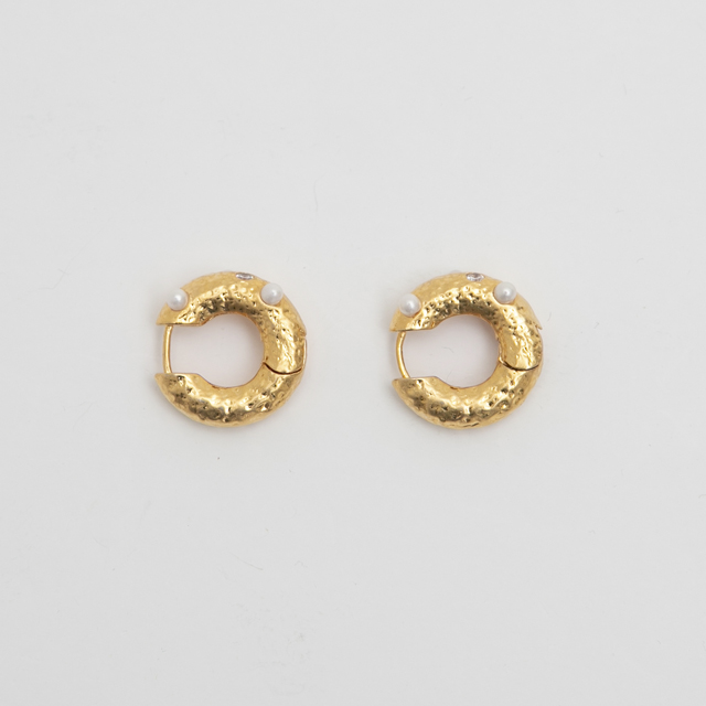 (ZE-1559)Bold pearl mix earrings