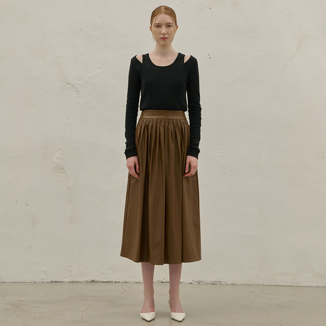 (SK-4834)Leather flare back banding maxi skirt