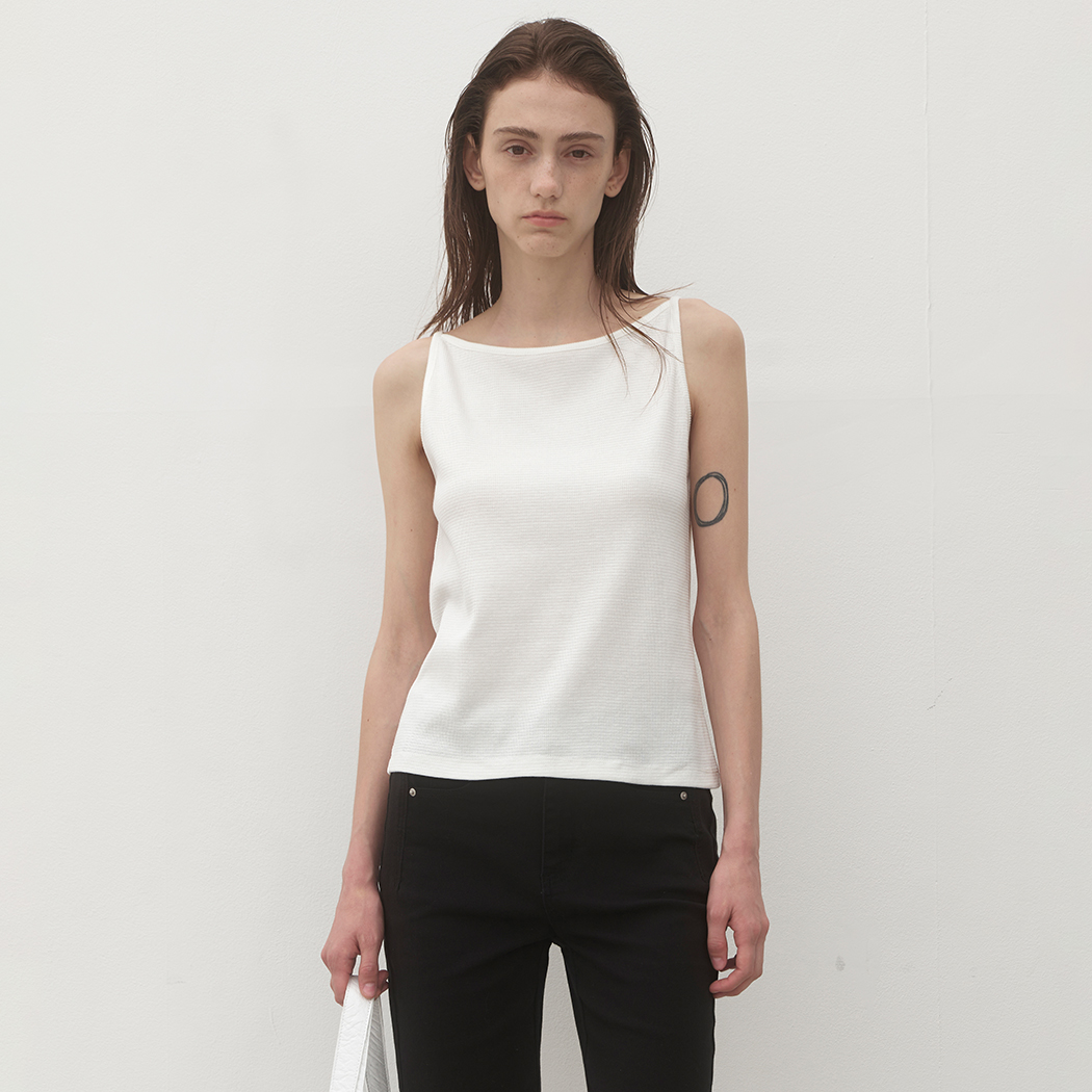 (T-6930)ESSENTIAL SOLID SLEEVELESS TEE