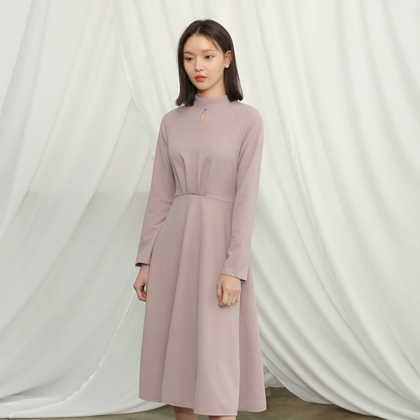 (OP-4249) Modern neck slit point one-piece