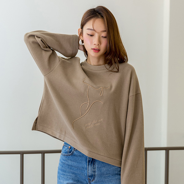 (T-4907) Overfit Line Embroidery Tee