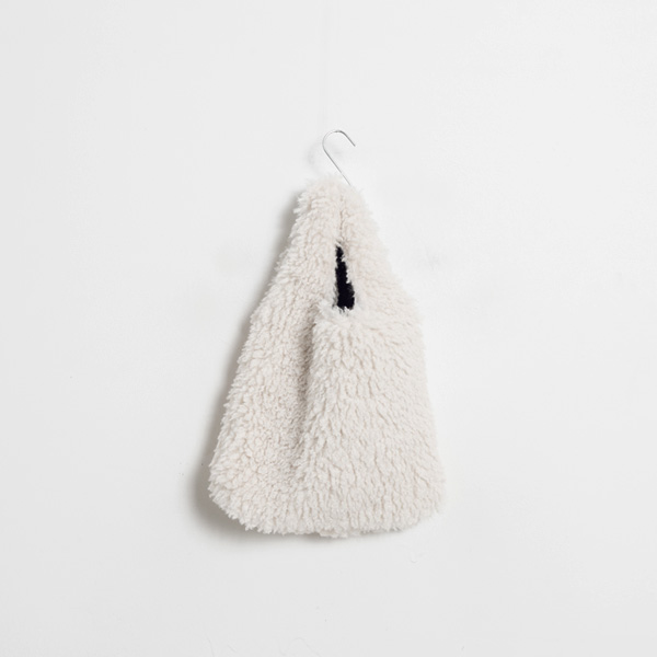 (B-2055)Hairy Fur Handle Bag