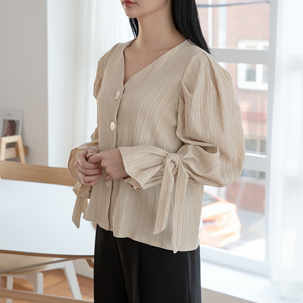 (BL-3499) Button volume sleeve blouse