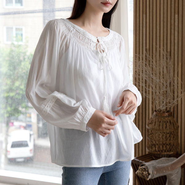 (BL-3668)Smoking Tassel String Blouse