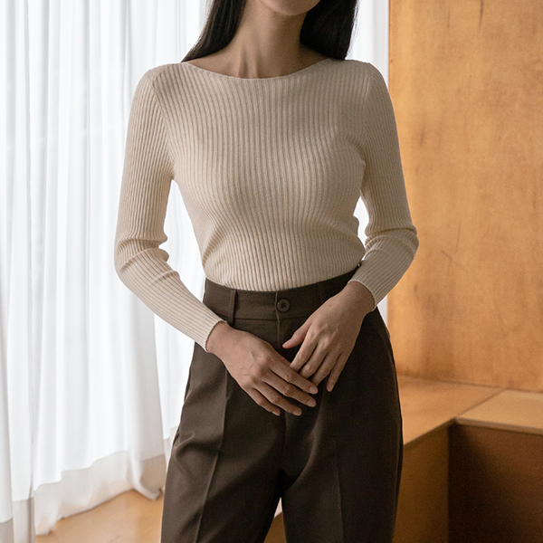 (T-5527) Wide neckline slim knit