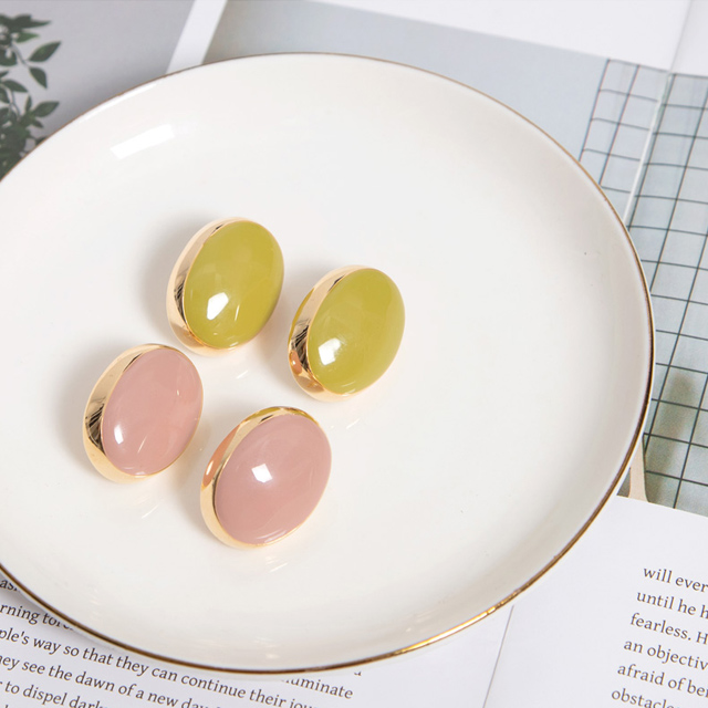 (E-1493) Color Point Earrings