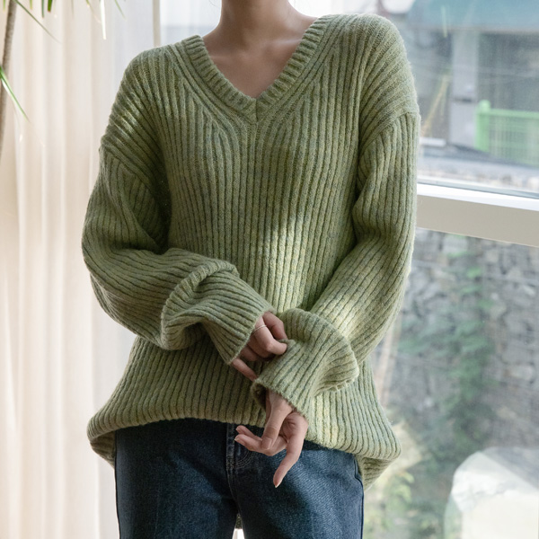 (T-5636) Color Pointed V-Neck Knit