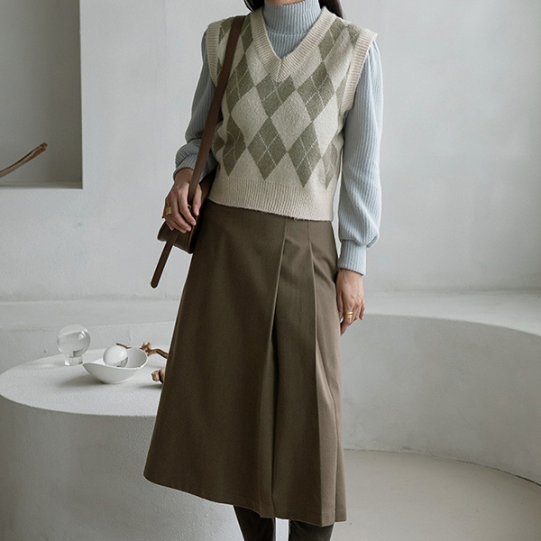 (SK-4197) Side pin tuck pointed skirt