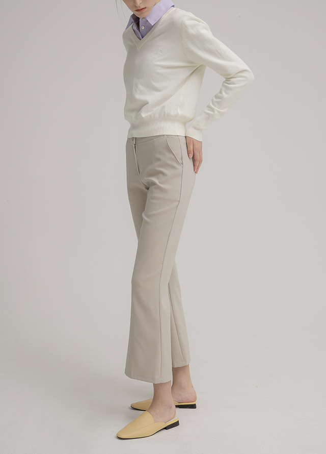 (T-6583)Basic V-neck embroidery knit Korea