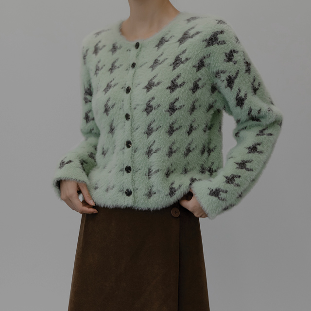 (CD-1837) Crop Fake Angora Pattern Knit Cardigan