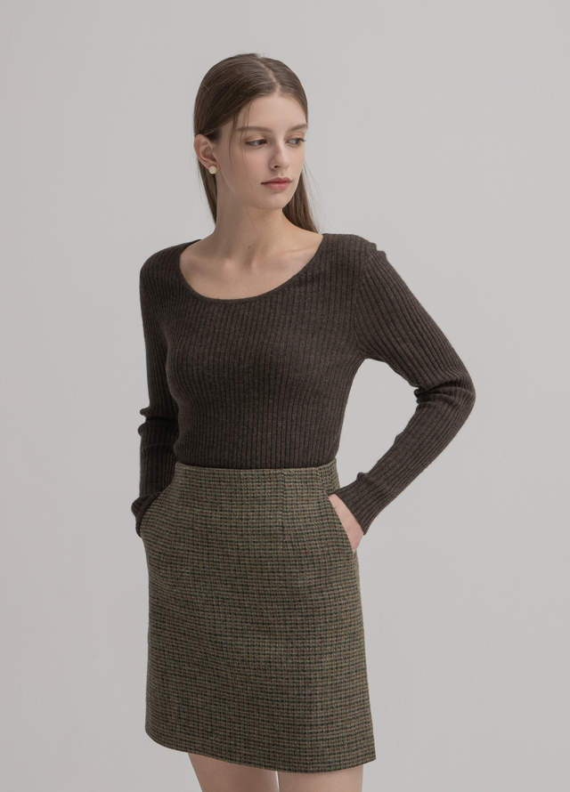 (T-6569) Preppy V-neck Cable Embroidery Knit Korea