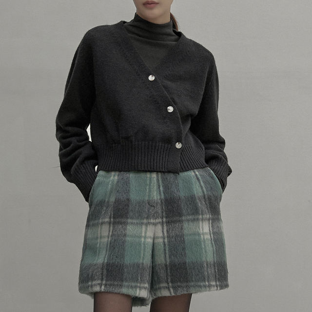 (CD-1897)Uneven Button V-Neck Knit Cardigan