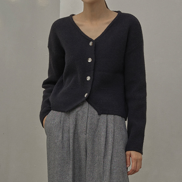 (CD-1898) Solid Slim V-Neck Knit Cardigan