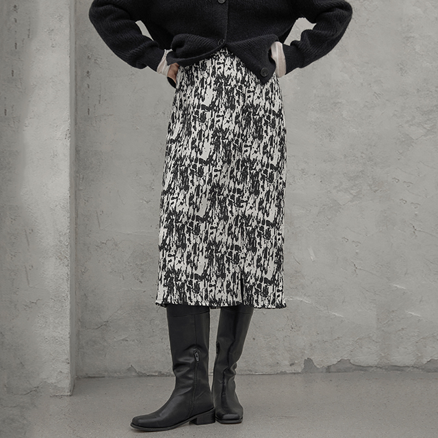 (SK-4604) Ink Slit Back Banding Skirt