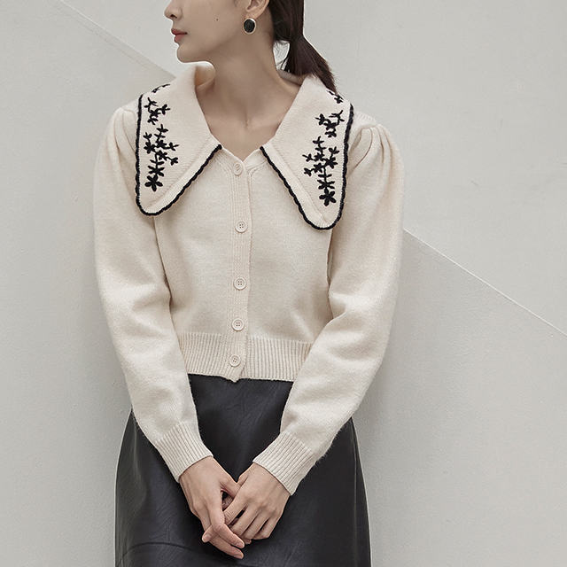 (CD-1950)Embroidered Point Big Collar Knit Cardigan