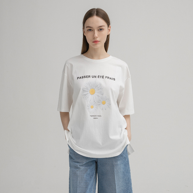 (T-6402) Daisy Print Overfit Tee