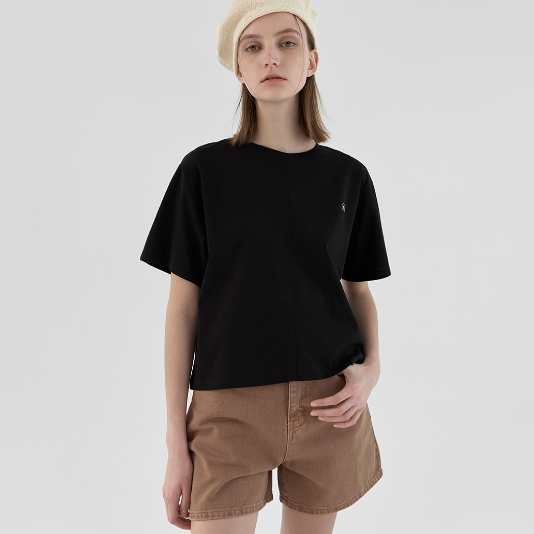 (T-6392) Arch A symbol embroidery overfit tee