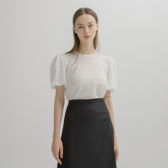 (BL-4091) Light Embo Blouse