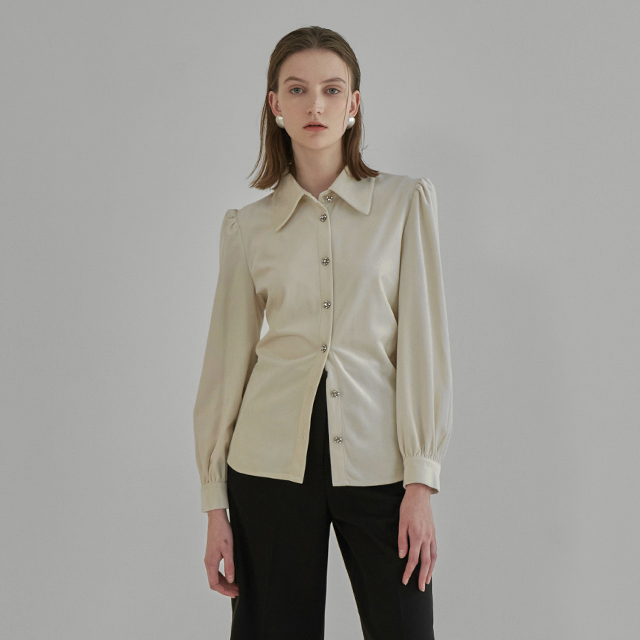 (BL-4099) Blanc Creamy Velvet Shirring Blouse