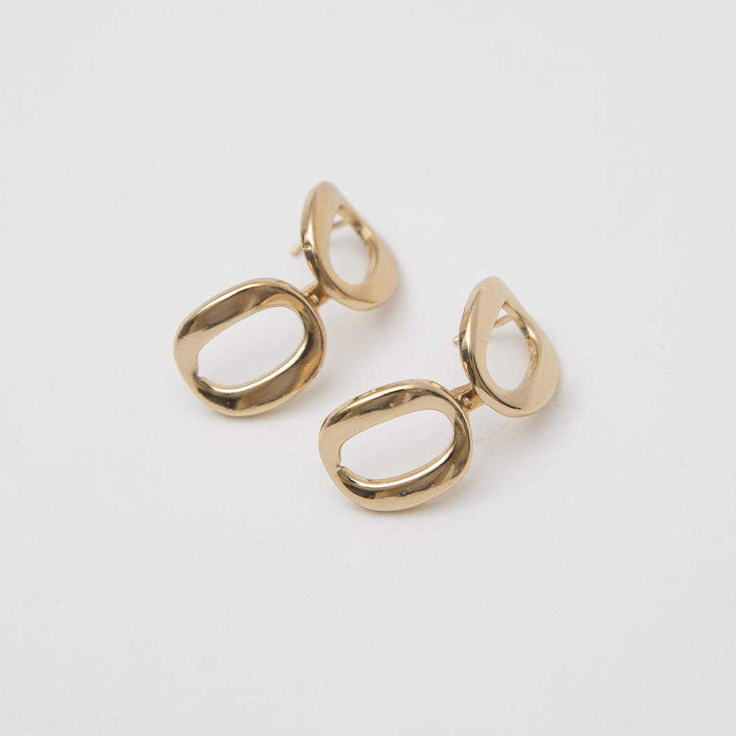 (E-1571) Oval Frame Earrings