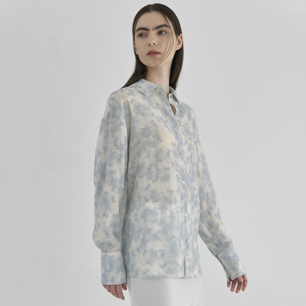 (BL-4167) Cloud Sheer Slit Blouse