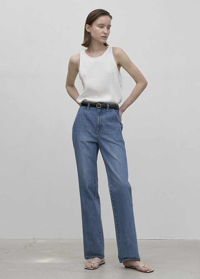 (BL-4240)ESSENTIAL FLARE SLEEVELESS BLOUSE Korea