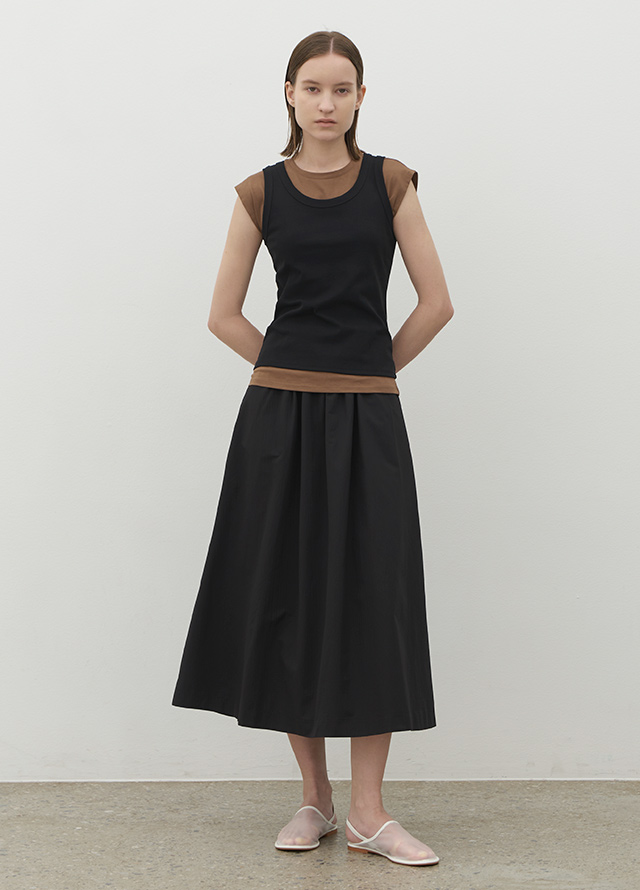 (T-6825)ESSENTIAL MARVELL SLIM SLEEVELESS TEE Korea