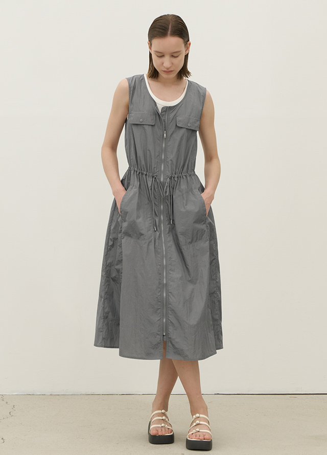 (T-6825)ESSENTIAL MARVELL SLIM SLEEVELESS TEE Korea