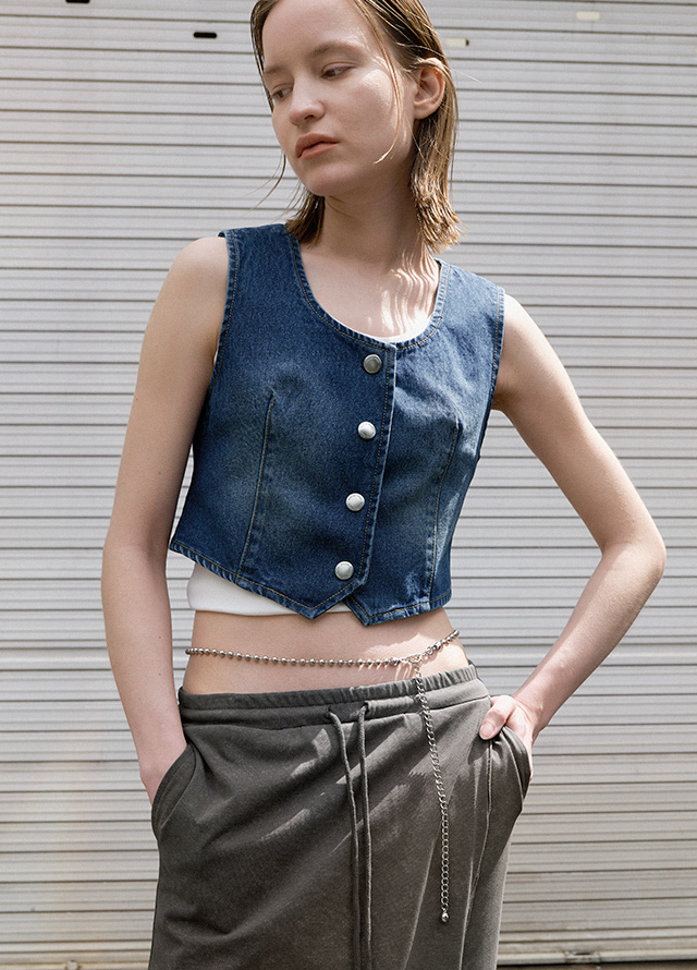 (T-6825)ESSENTIAL MARVELL SLIM SLEEVELESS TEE Korea