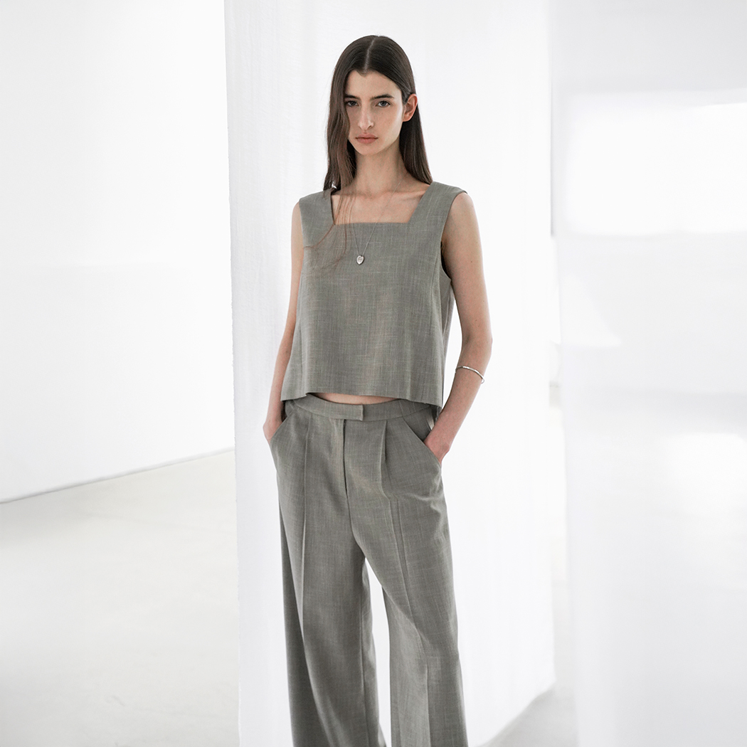 (BL-4329)ROU SET-UP SQUARE NECK BLOUSE