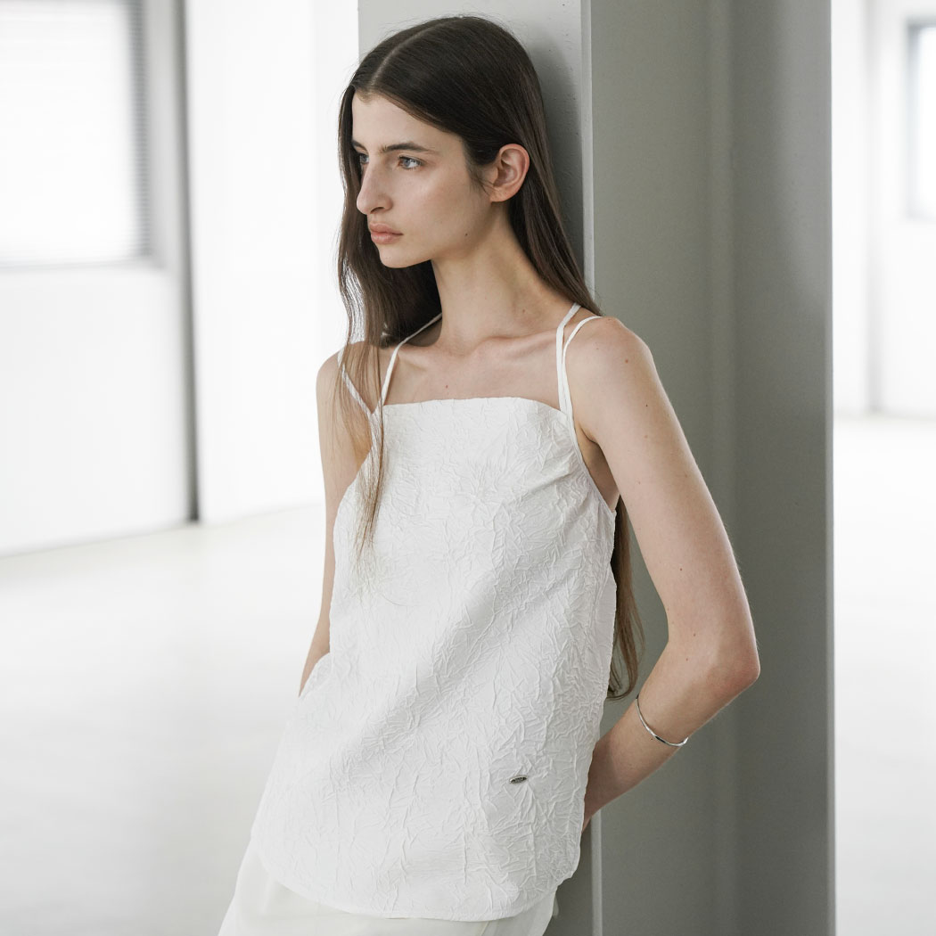(BL-4336)CREASE STRING SLEEVELESS BLOUSE