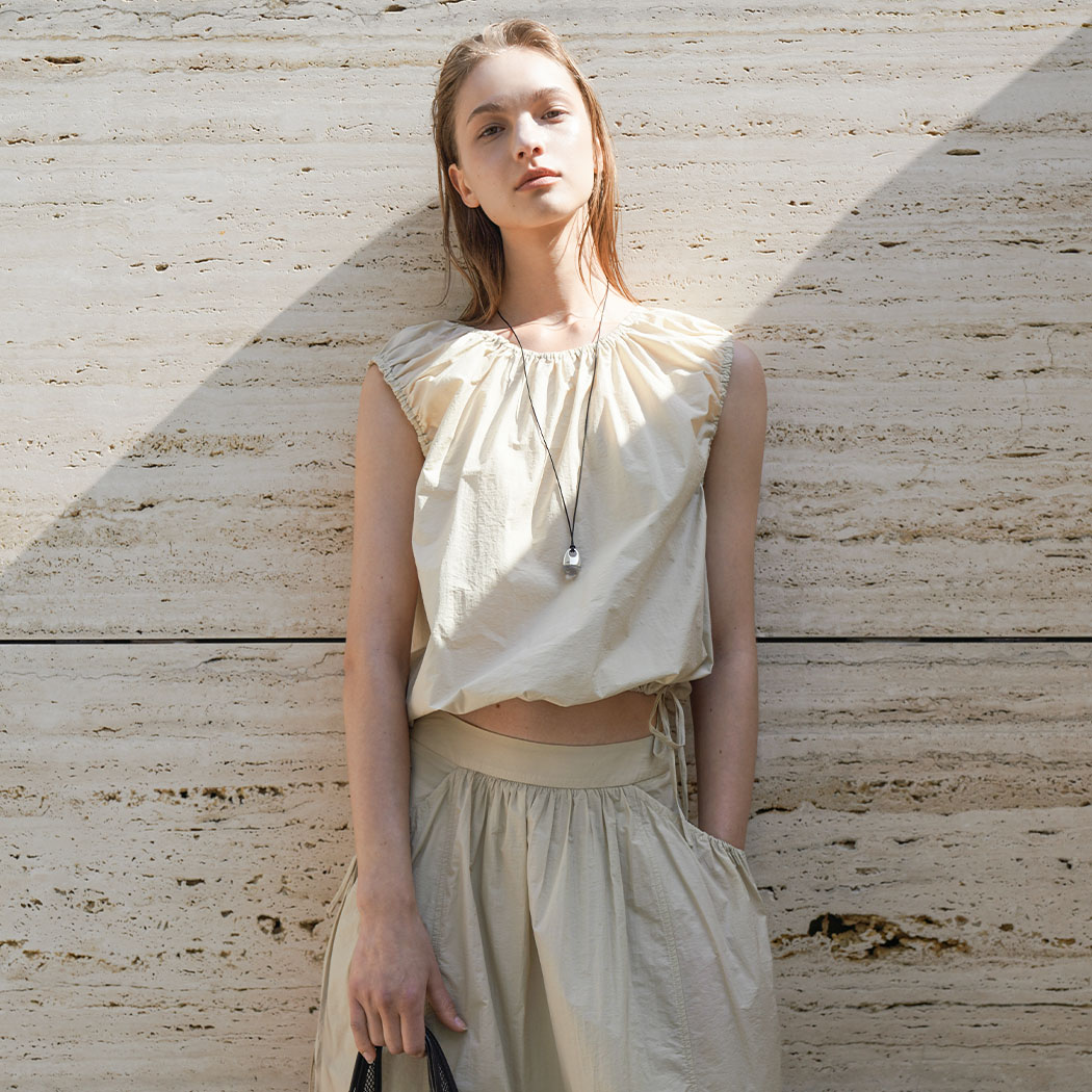 (BL-4323)MIA RIBBON SET-UP SHIRRING TOP