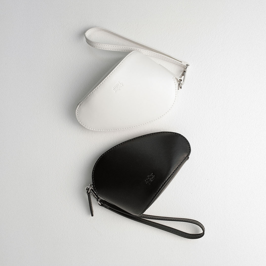 (B-2451)PEBBLE LEATHER POUTCH Korea