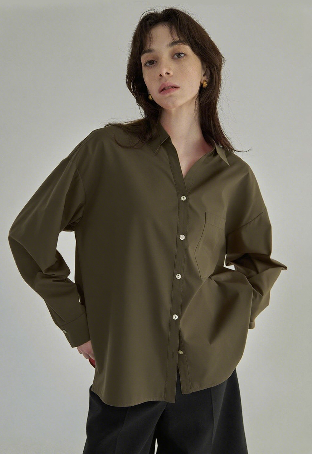 (Z-BL-4072)BACK POINT Y-NECK BOXY BLOUSE