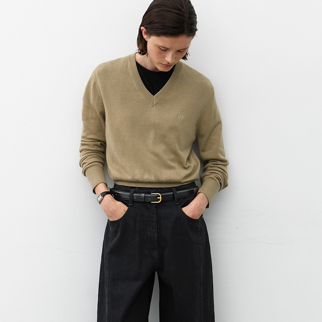 (ZT-6923)ESSENTIAL WOOL V-NECK KNIT