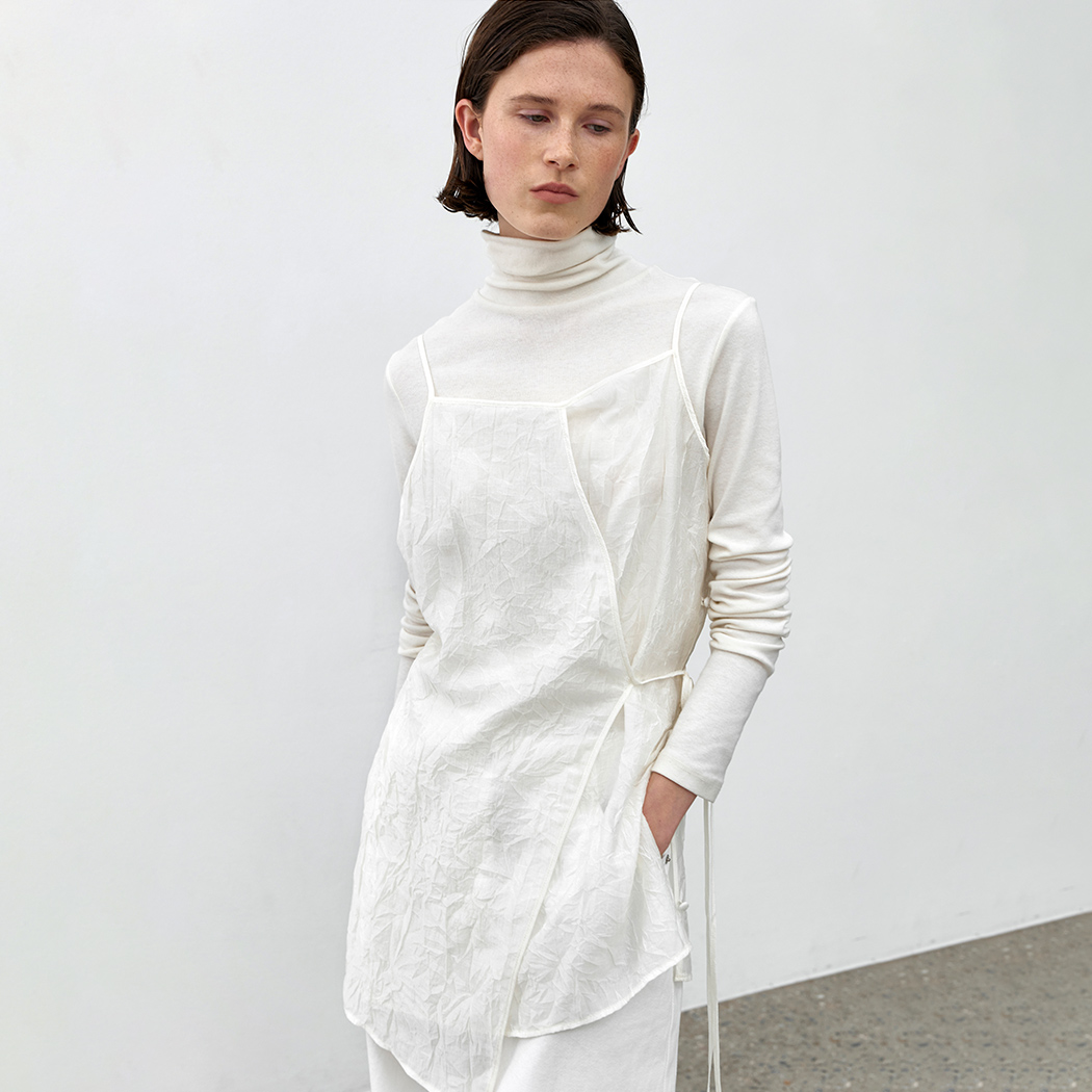 (BL-4362)WRAP LAYERED SLEEVELESS BLOUSE