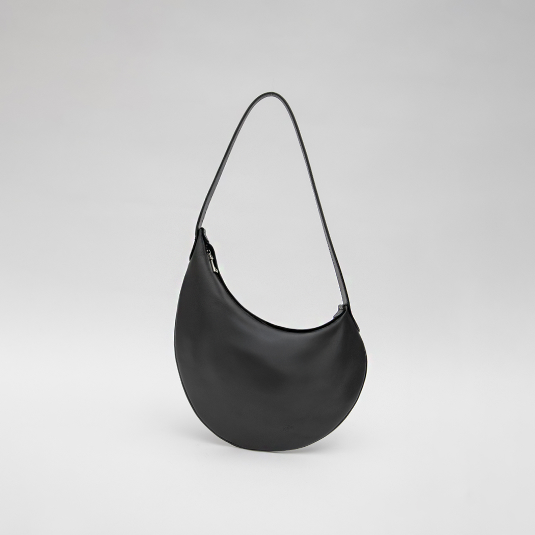 (B-2443)SIGNATURE LEATHER SOFT PEBBLE SHOULDER BAG