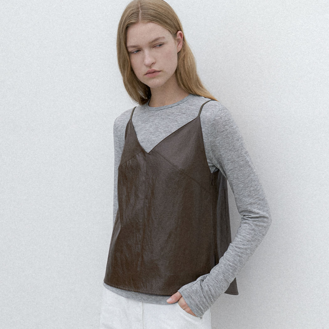 (BL-4350)V-NECK SLEEVELESS LEATHER BLOUSE