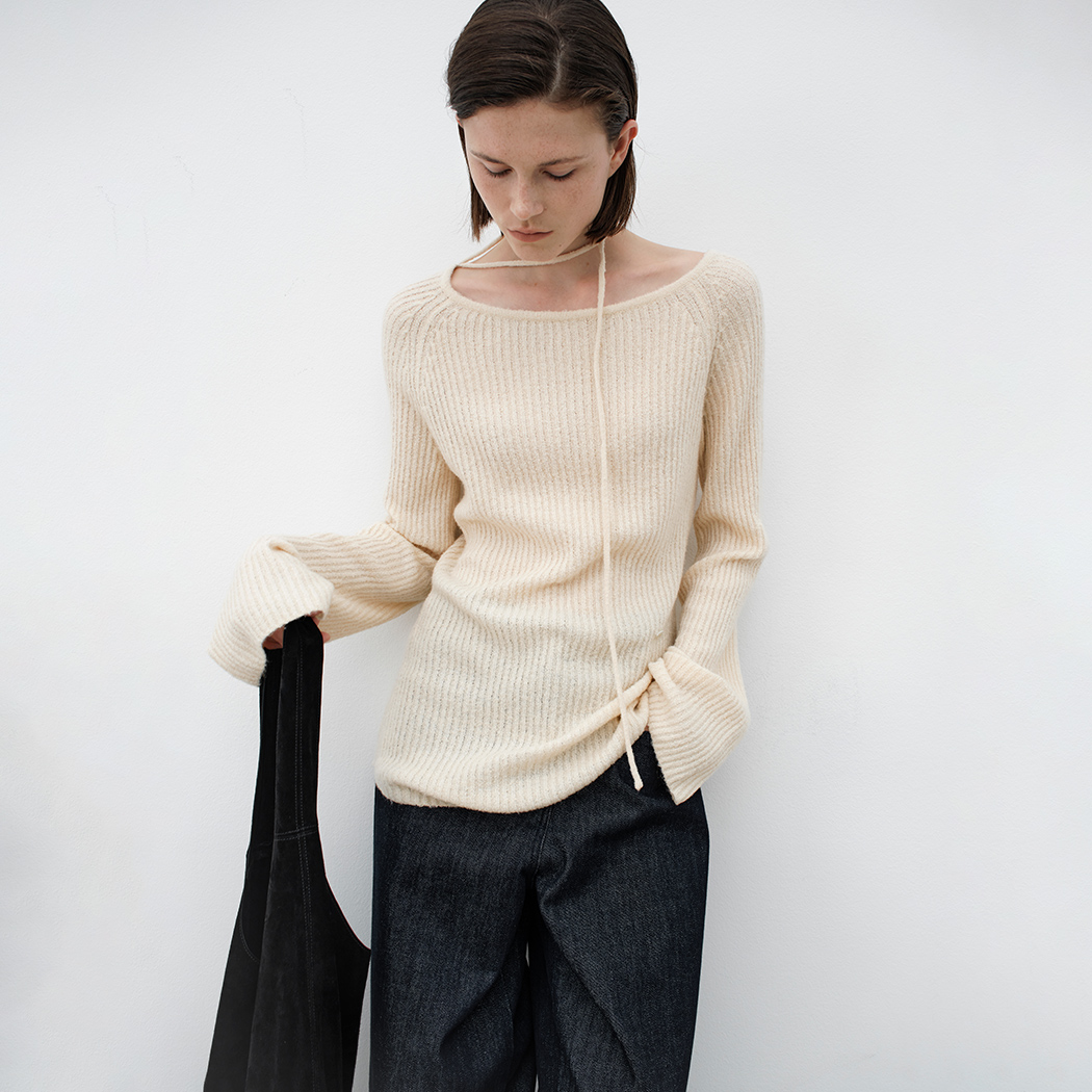 (T-7123)UNBALANCED NECK STRING WOOL KNIT