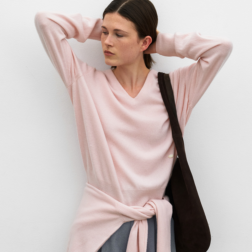 (T-7125)ESSENTIAL CASHMERE DEEP V-NECK KNIT