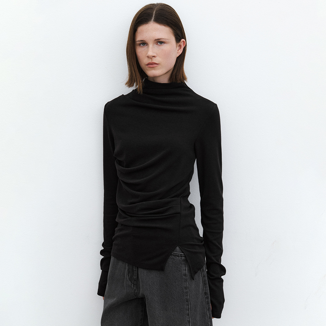 (T-7132)MOCK NECK TUCK DETAIL TEE