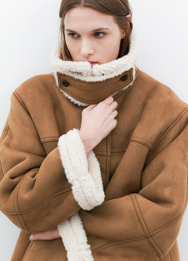 (T-7132)MOCK NECK TUCK DETAIL TEE Korea