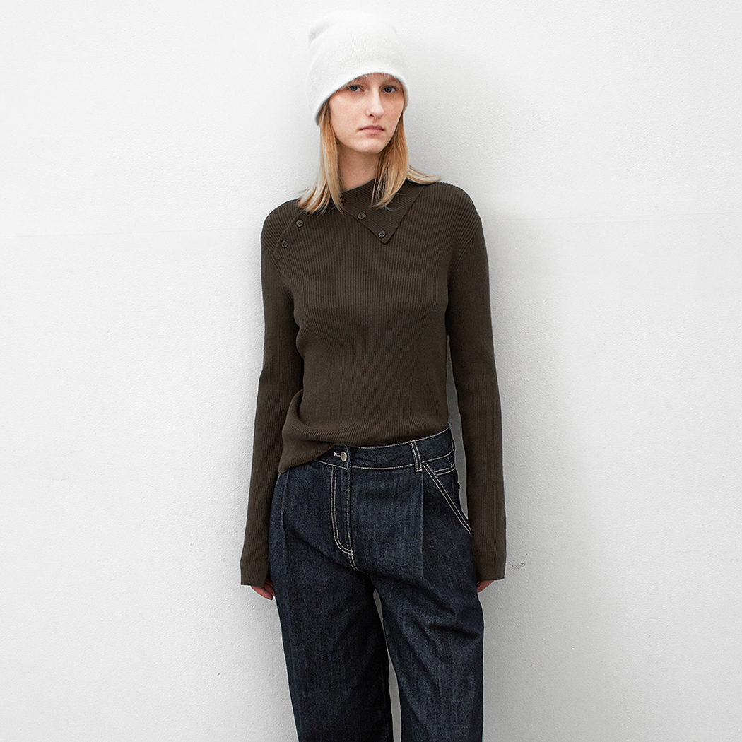 (T-7118)BUTTON DETAIL COLLAR SLIM FIT KNIT