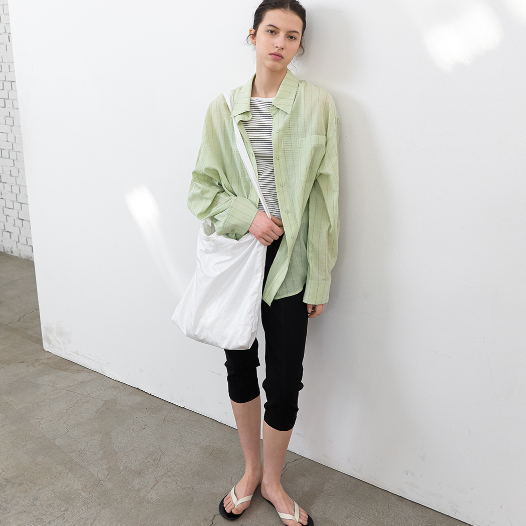 (BL-4413)PIN STRIPE OVERSIZED SHIRT