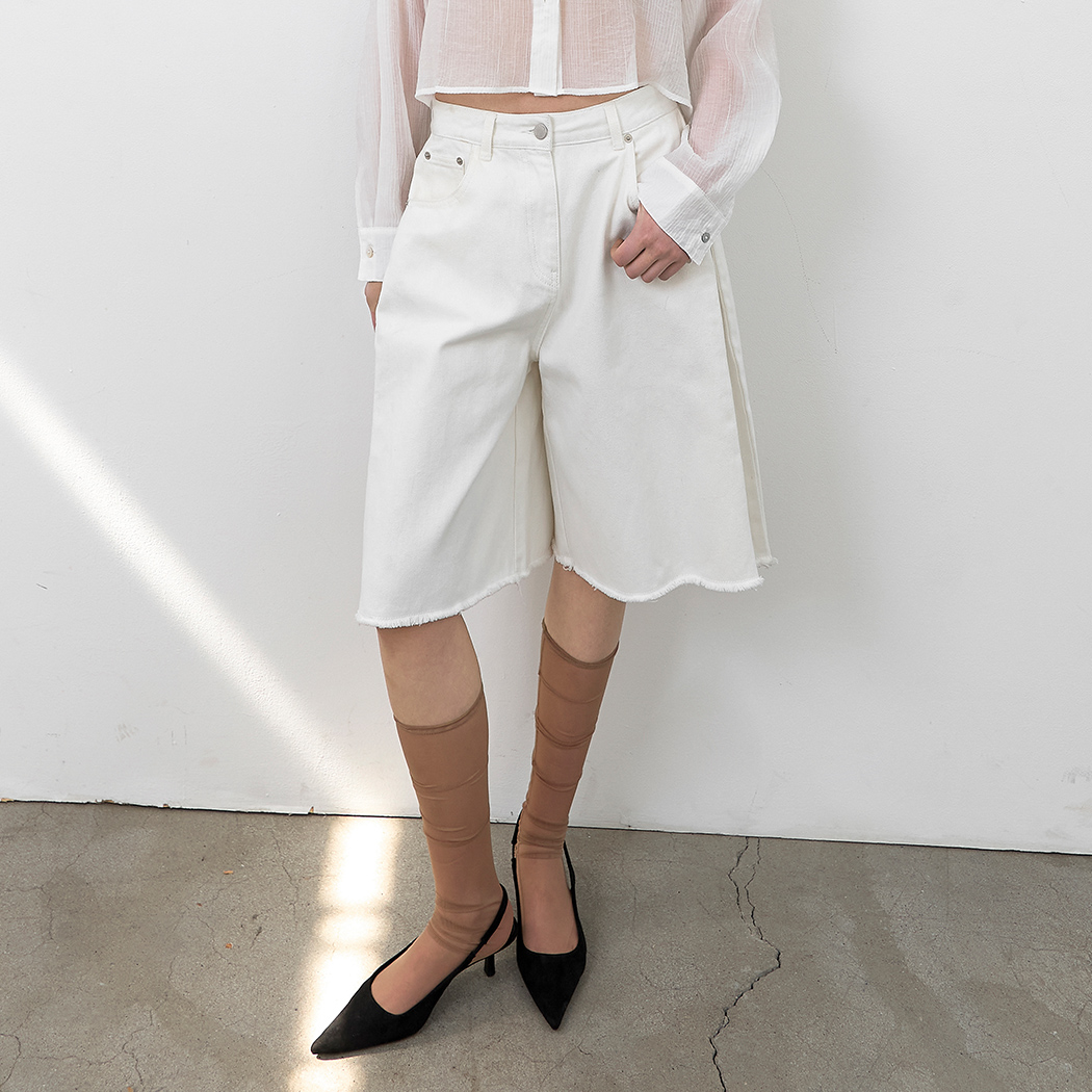 (PT-5790)TUCK BERMUDA WHITE DENIM PANTS