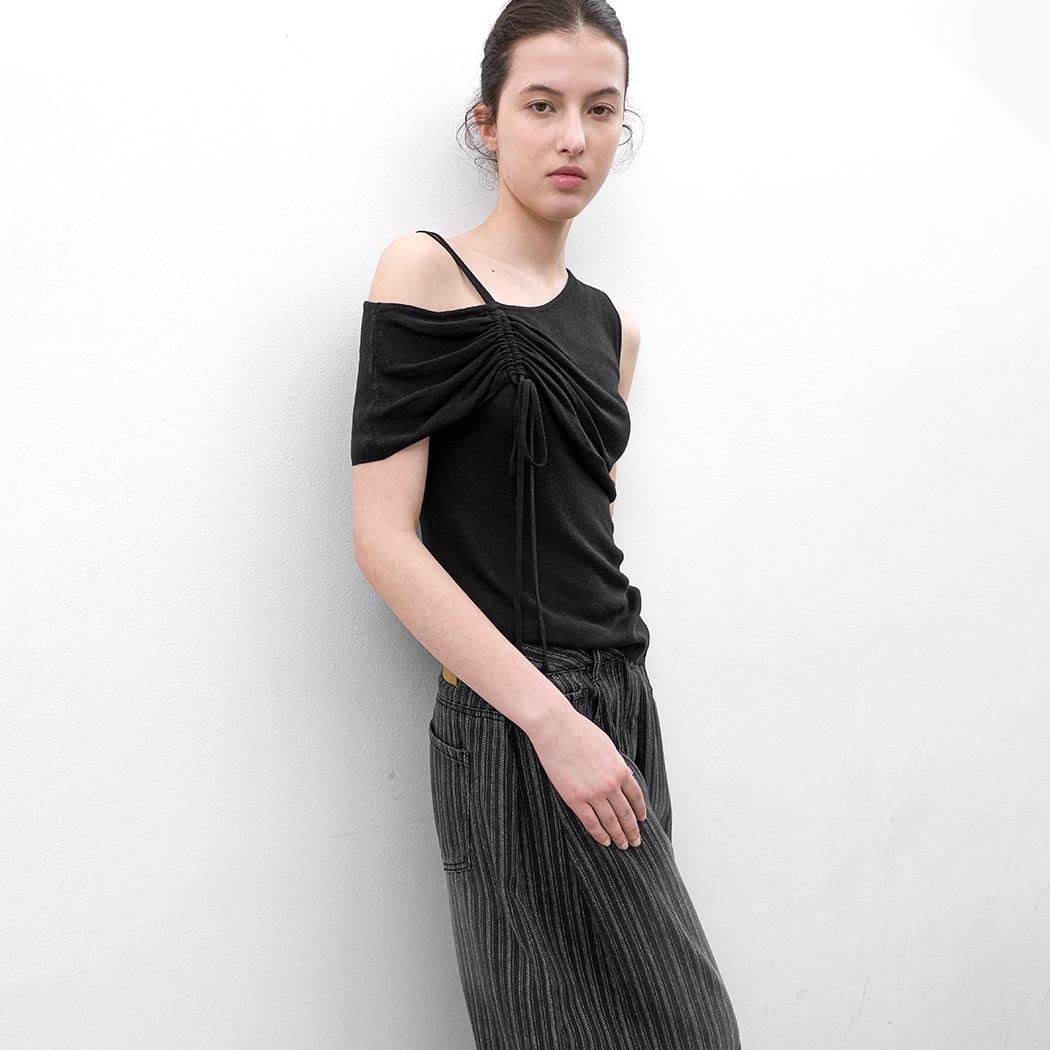 (T-7240)ONE OFF SHOLDER SHRRING KNIT