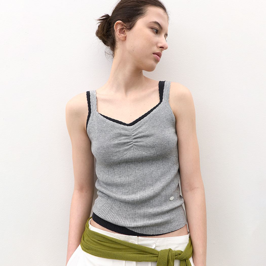 (T-7248)SCALLOP SHIRRING RIBBED SET-UP KNIT TOP