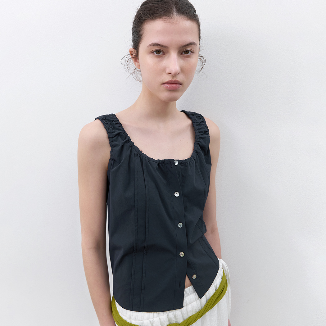 (BL-4409)PINTUCK SLEEVELESS SHIRRING BLOUSE